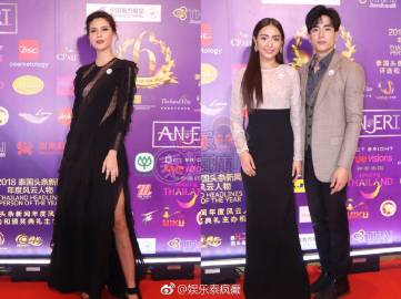 雀巢Nescafé泰国45周年活动登场Pope、Punjan与Proyy等泰星同台助阵 Pope Thanawat, Punjan Prama, Proyy Manasaporn, Linn, Saksit, Ning  由泰国高端寝具品牌@乐睡恬RESTIER 风尚助力的泰国首个世界级时尚盛会#Pop Couture Club#正式落下帷幕。此次盛典邀请了4位知名设计师带来各自极富个性的品牌，包括享誉国际的ASHI STUDIO，泰国设计师品牌MESHMUSEUM, THEATRE和VATANIKA。以2019年乐睡恬RESTIER品牌系列中标志性印花元素为创作灵感，为大家带来最新的高级定制系列作品。#乐睡恬RESTIER#品牌代言人#Chompoo Araya#，品牌挚友#TAEW#及泰国演艺明星，众多时尚达人出席了4天的时尚盛宴，共同见证 #RESTIER IN STYLE#的百变魅力。  Pop Couture Club时尚盛典落幕Chompoo Araya与Taew等亮相助阵RESTIER Chompoo Araya, Taew Natapohn  Pope Thanawat自从《天生一对》大火后，已经成为泰国当红炸子鸡。正所谓人红是非多，关于涨价或追求女生等一些不实谣言四处流窜。Pope表示自己还是自己，没有任何改变，不会留意IG粉丝数，不担心自己是否会过气，纯粹做好演员本质工作。Pope还表示自己其实也不想当黄金单身汉，也想找一个女生照顾，可是漂亮的女生都有男朋友了。并没有通过IG来追求女生，只是随手点赞不代表就要追求。  Pope Thanawat回应爆红后传闻称专注演戏并否认IG追女生说法 Pope Thanawat  这是Mai Davika从时装周回来的第一个公开活动，就被问到了生病状况和出国的感受。Mai表示她已经不敢再憋尿，身体恢复也很好，让大家不用再担心。至于时装周就觉得很有趣，人也很热情，招待的很周到，还见到了许多国际巨星，如果还有下次会努力把握学习的机会。当记者谈到她与Ter关于生日礼物一事，Mai回应只是小礼物称不上惊喜，还说应该要找收礼物的Ter问感受才对。  Mai Davika回应时装周回归状态称已康复并分享海外见闻与生日礼物趣事 Mai Davika  2018泰国头条新闻年度风云人物颁奖典礼正在进行中，红毯星光熠熠，一起来为你支持的艺人打个Call吧。 ​​​  2018泰国头条新闻年度风云人物颁奖礼红毯星光汇聚众星亮相