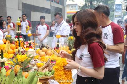 《曼谷爱情故事之天悯奇缘》拜神仪式举行Nonkul与PunPun演绎缘分故事