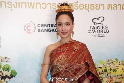 Taew与Pope现身美食节活动回应感情与合作传闻