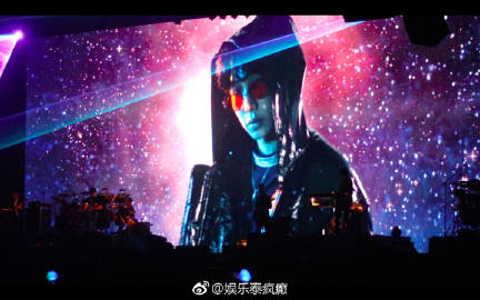 Peck Palitchoke首个大型售票演唱会开唱连演三天门票秒杀