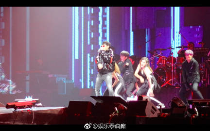 Peck Palitchoke首个大型售票演唱会开唱连演三天门票秒杀