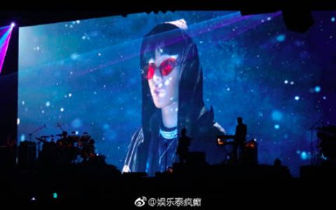 Peck Palitchoke首个大型售票演唱会开唱连演三天门票秒杀