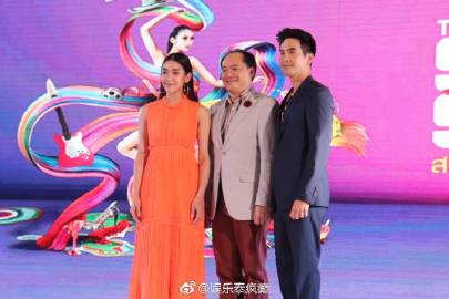 Pope与Bella首次合体活动掀热潮《天生一对》爆红海外再提合作可能