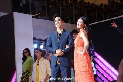 Pope与Bella首次合体活动掀热潮《天生一对》爆红海外再提合作可能