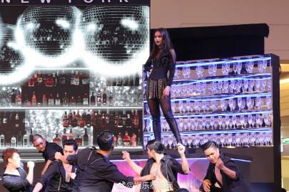 Yaya生日Nadech未现身引关注回应收相机礼物仍称对方是“最佳好友”