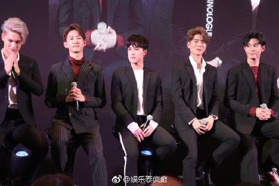 Nine By Nine 9X9成军发布会登场九人男团正式亮相并预告巡回