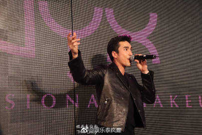 Nadech、Maria、Off与Gun出席NYX慈善路跑活动助力公益