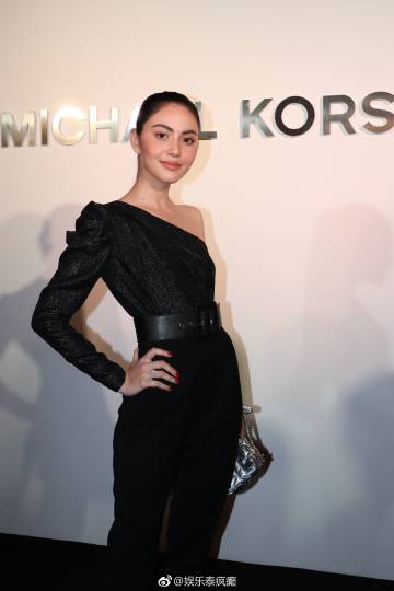 Mai Davika出席Michael Kors新品发布会优雅亮相引关注