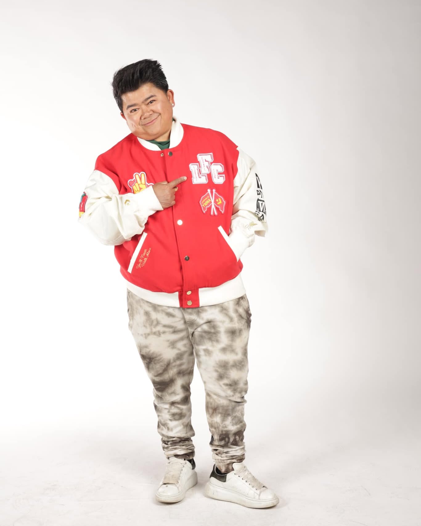 Kootee Aramboy情绪爆发谈离婚纠纷:前妻仍住在自己家中