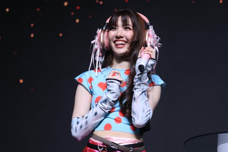 Lingling 、Orm生日粉丝派对引爆全网 话题冲上泰国热搜第一
