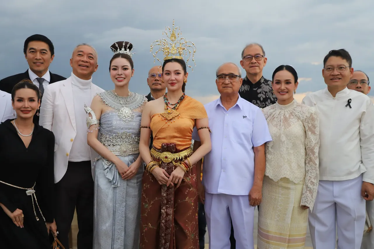 Bella Ranee现身甲米府 跳传统舞祭拜那伽王