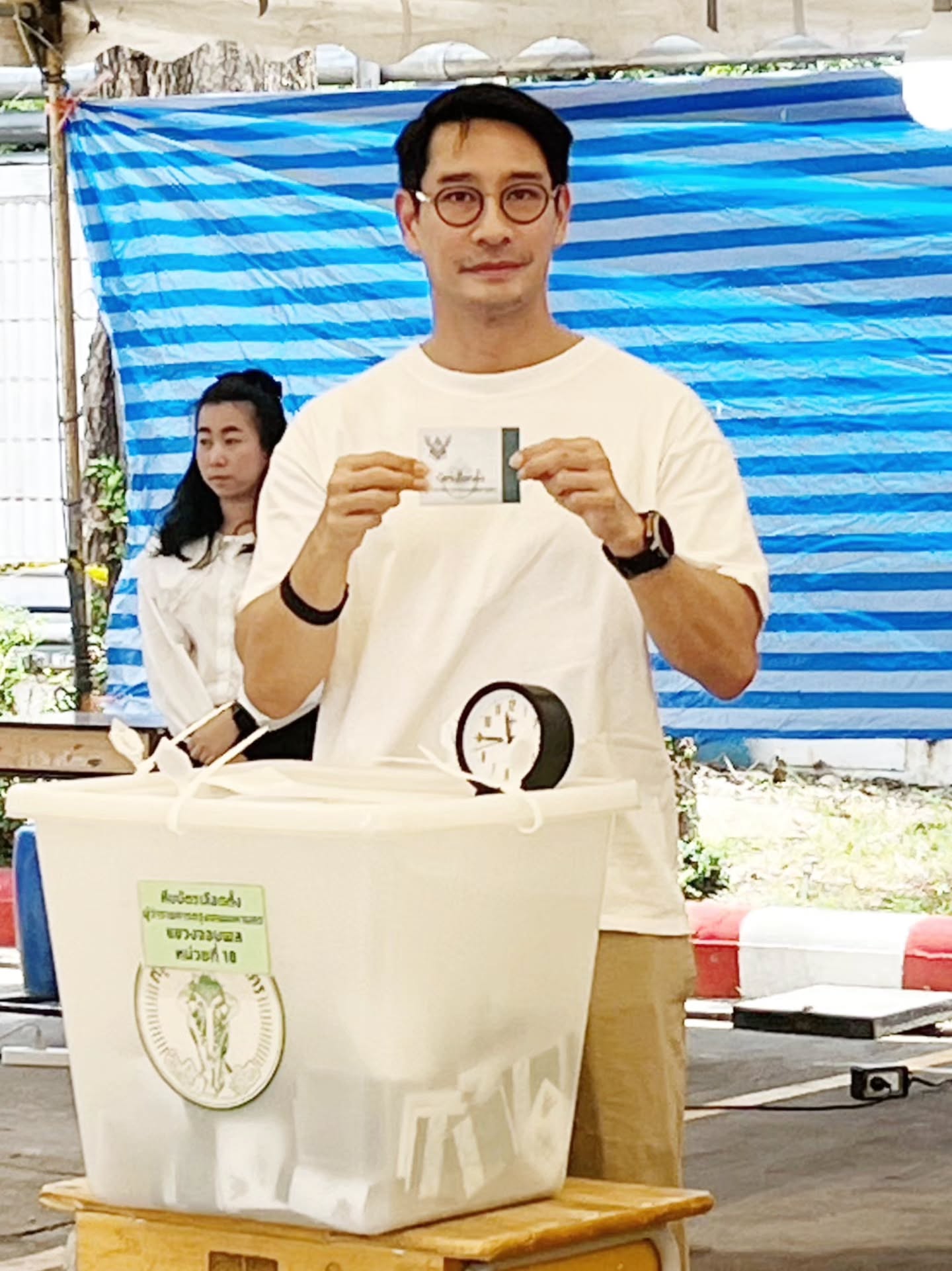 泰国演艺圈人士陆续现身投票 参与2026曼谷市长选举