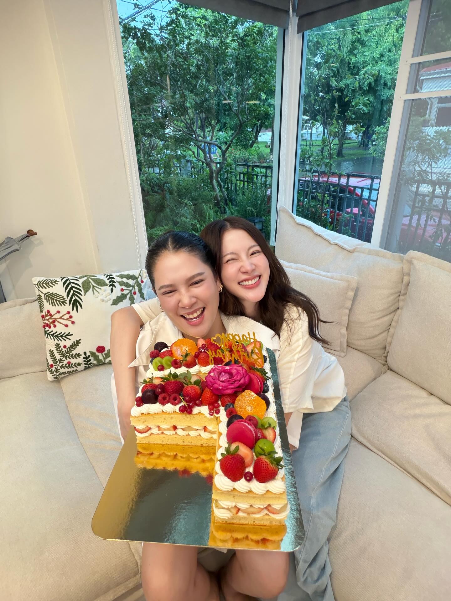 Baifern暖心发文为相伴近10年经纪人庆生 真挚告白感动粉丝