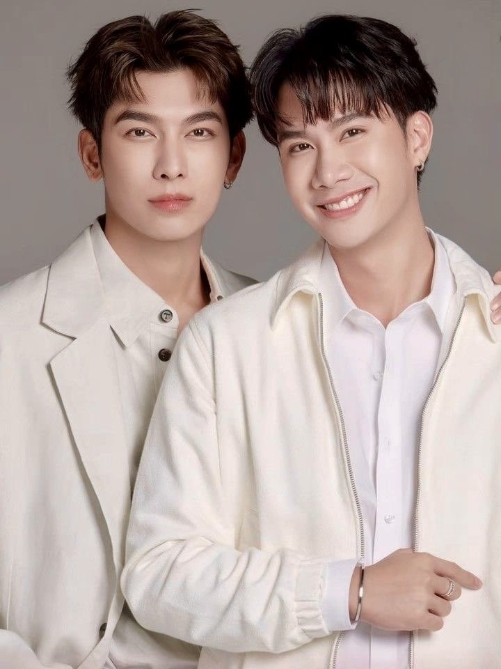 Mew Suppasit发长文回应网络攻击：将依法维护自己、Tul及双方家人的权益