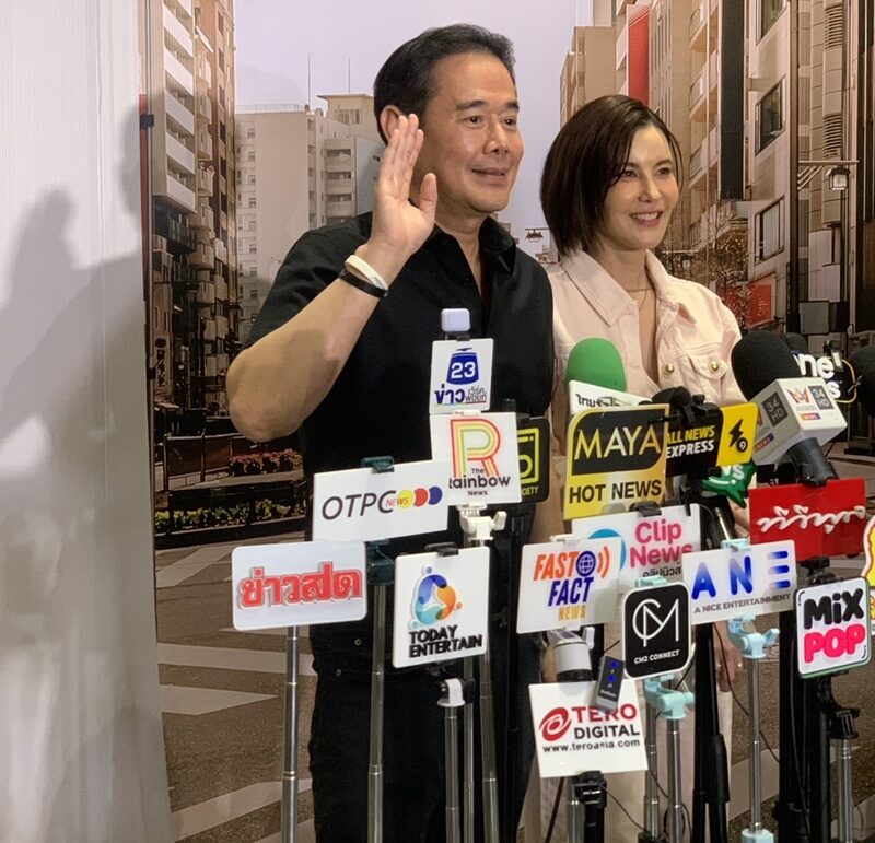 Peck、Tanya为Liyah出道感动落泪 一家人全力支持追梦