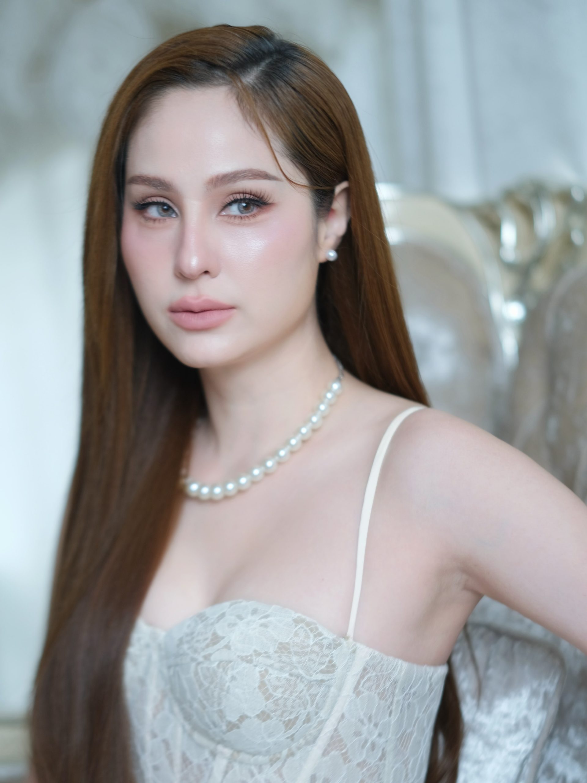 Kwan回应“女主角降级当网红”争议！霸气回击：靠自己赚钱有什么错？