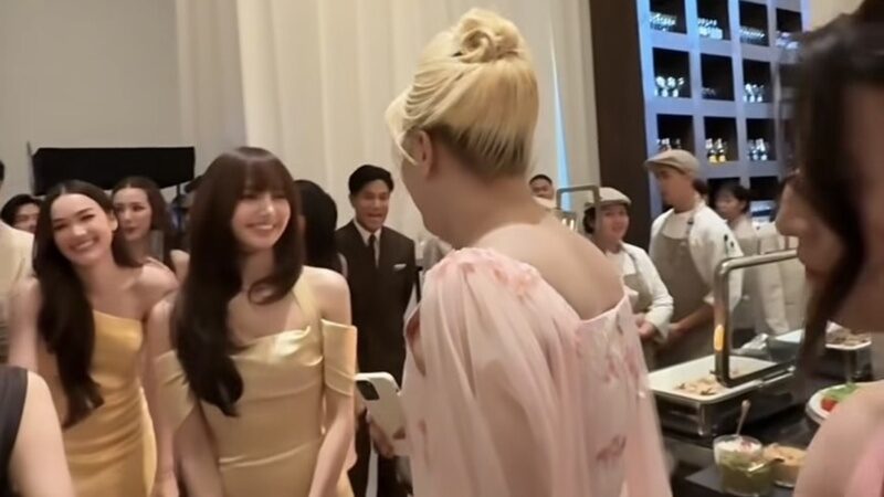 A Supachai盛赞NaYa婚礼是“年度婚礼”！首次见Lisa激动不已：本人太可爱了