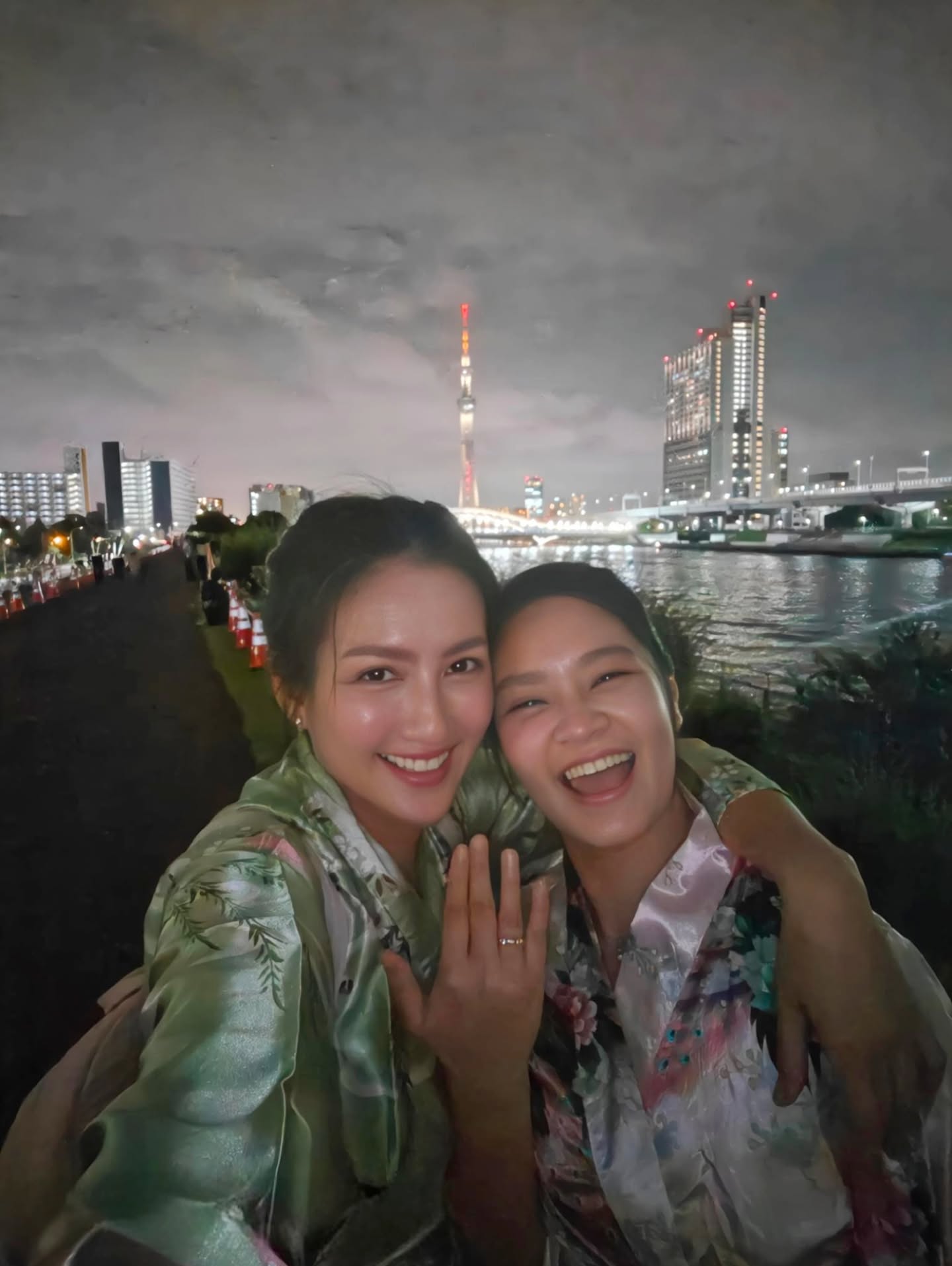 交往两年终修成正果 Nok Usanee宣布求婚成功