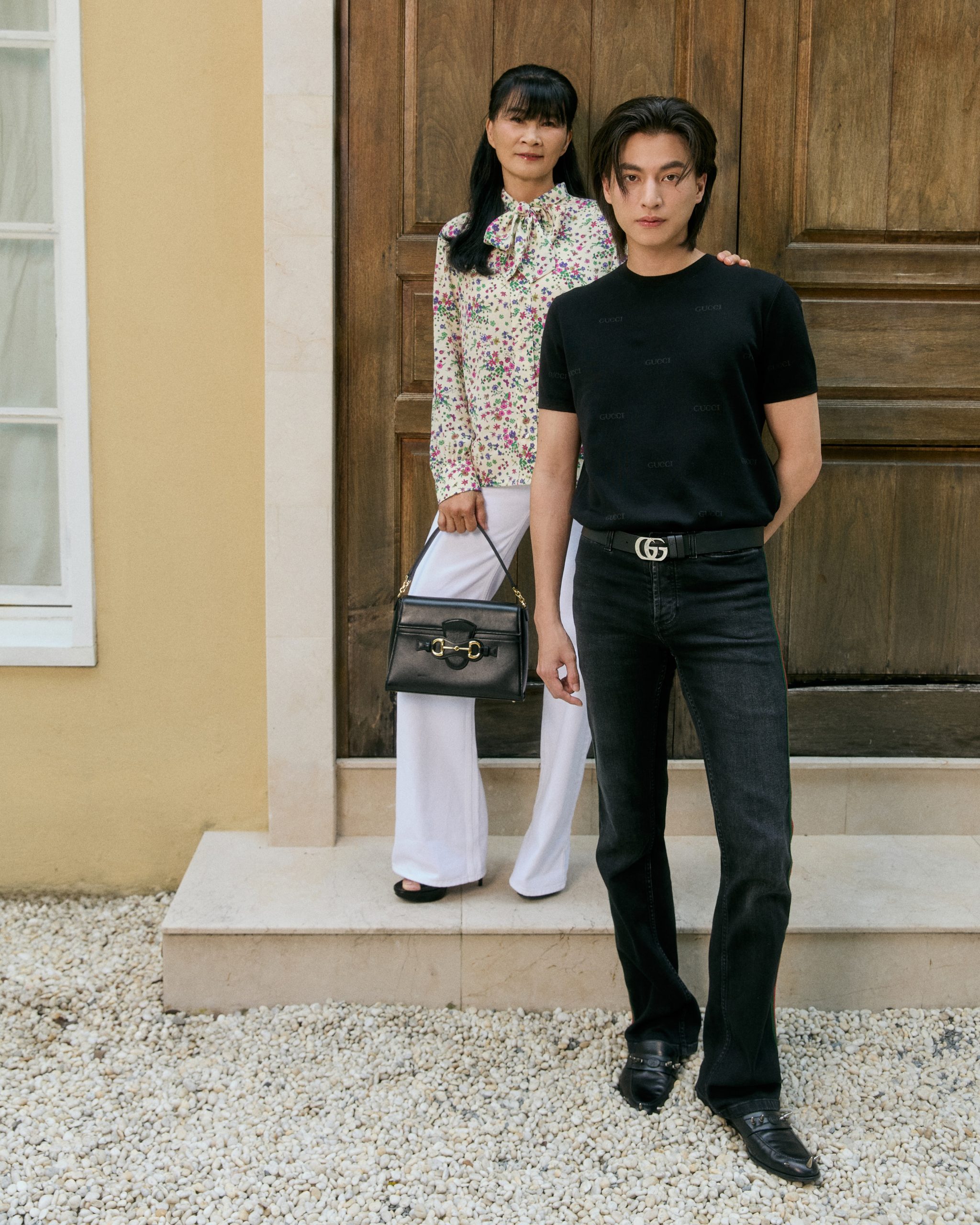 Gulf与妈妈温馨互动 分享母子深厚感情