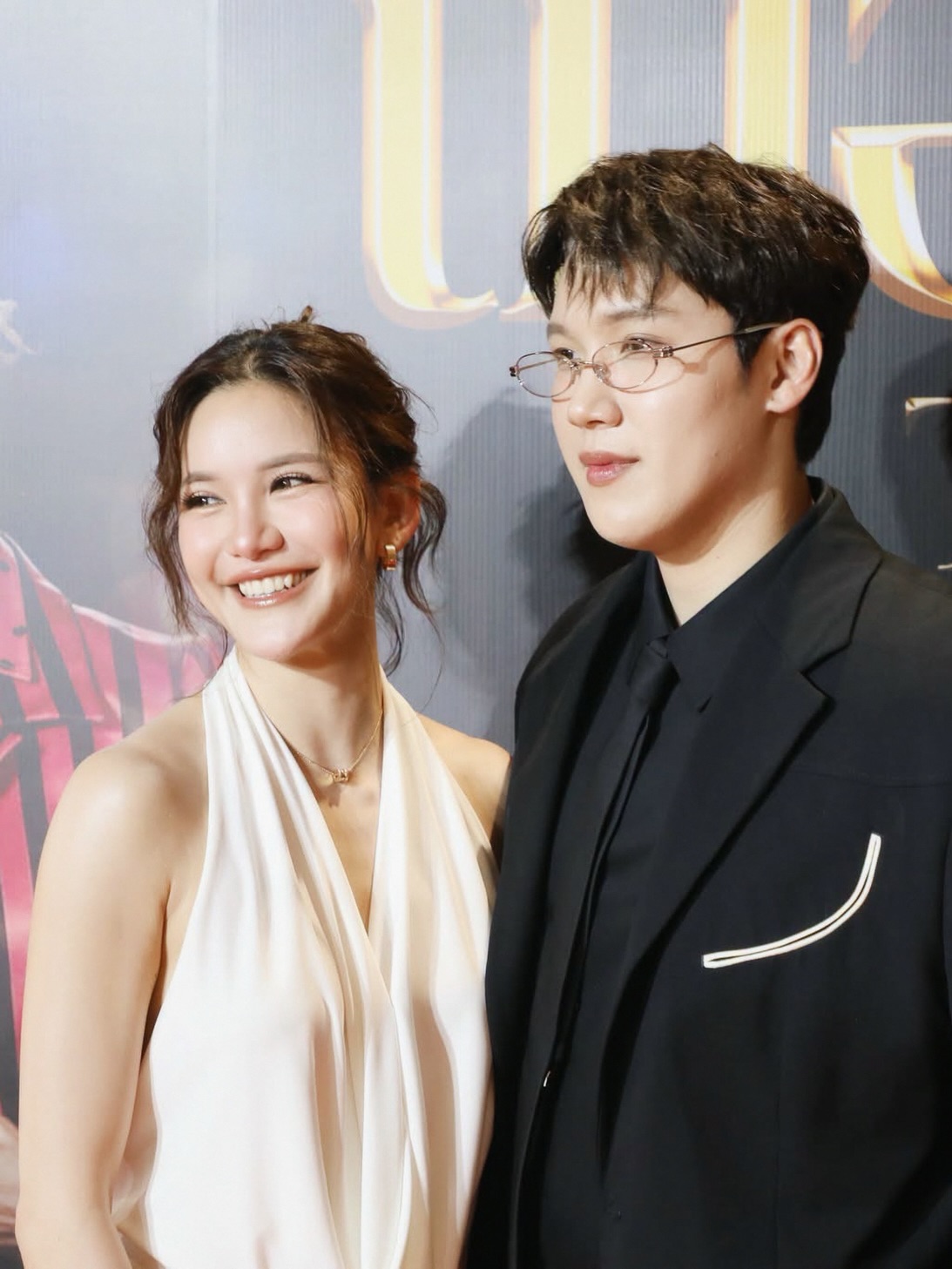 Kangsom与Dao赴日拍婚纱照 忘带婚戒临时重买