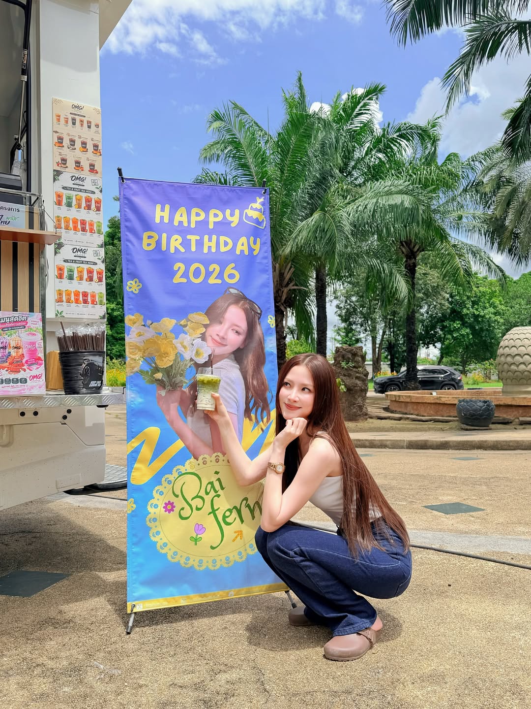 Baifern收到粉丝惊喜生日应援 送餐车等暖心礼物到片场
