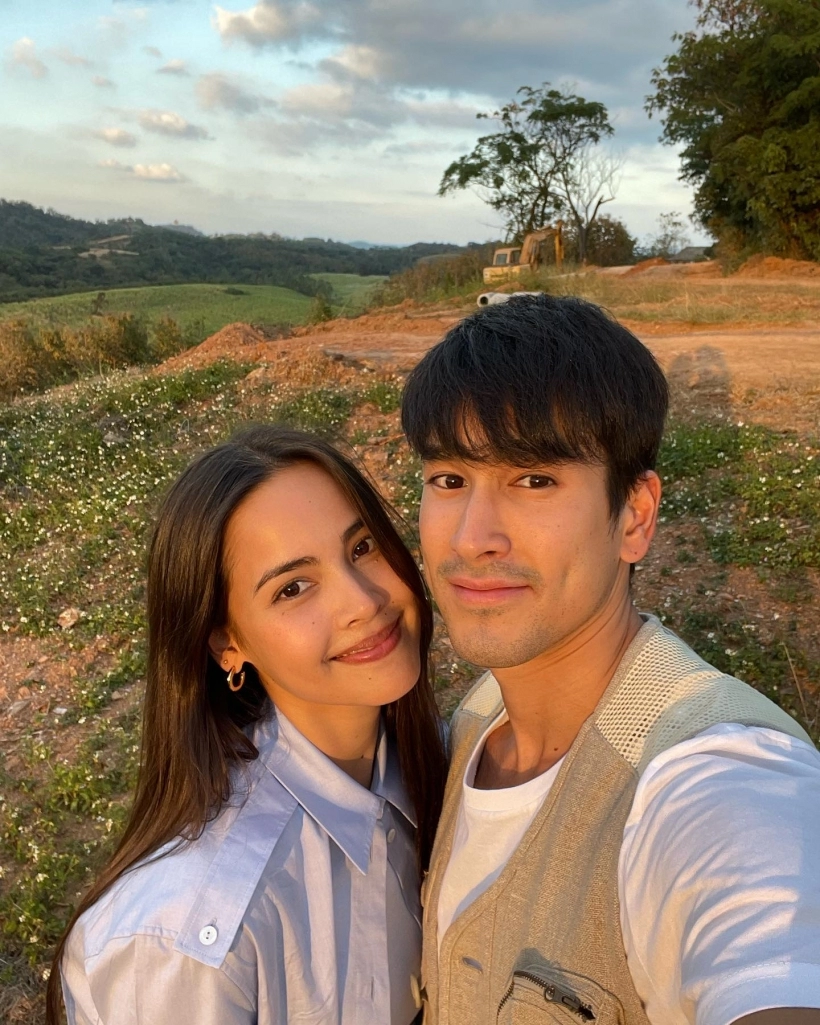 Nadech回顾与Yaya 首次公开恋情 从曾经低调相恋到如今步入婚姻