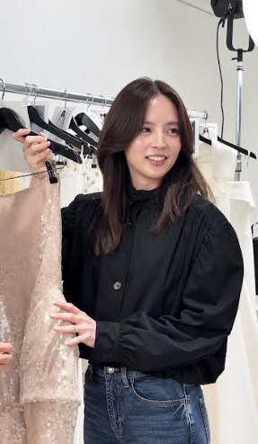 Nychaa亮相巴黎休闲造型 惊喜预热全球时装秀
