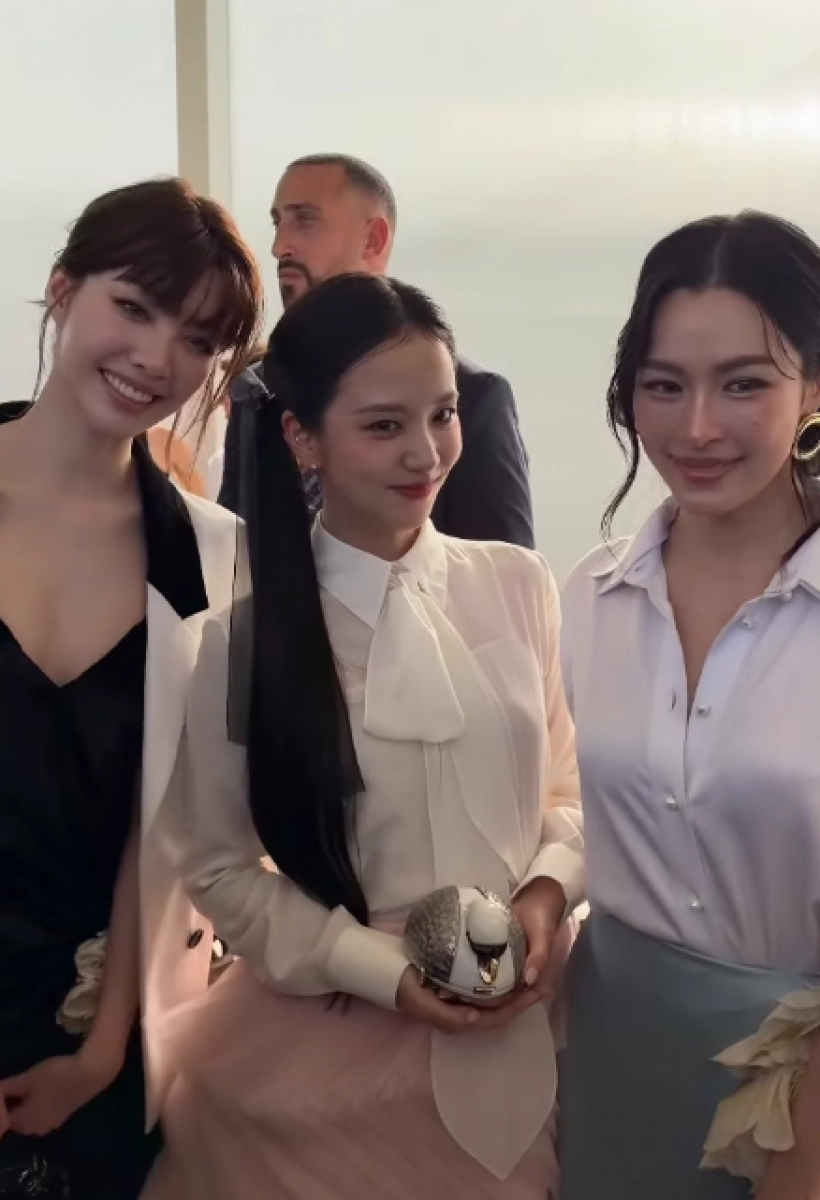 LingOrm闪耀巴黎 与Jisoo在大秀同框