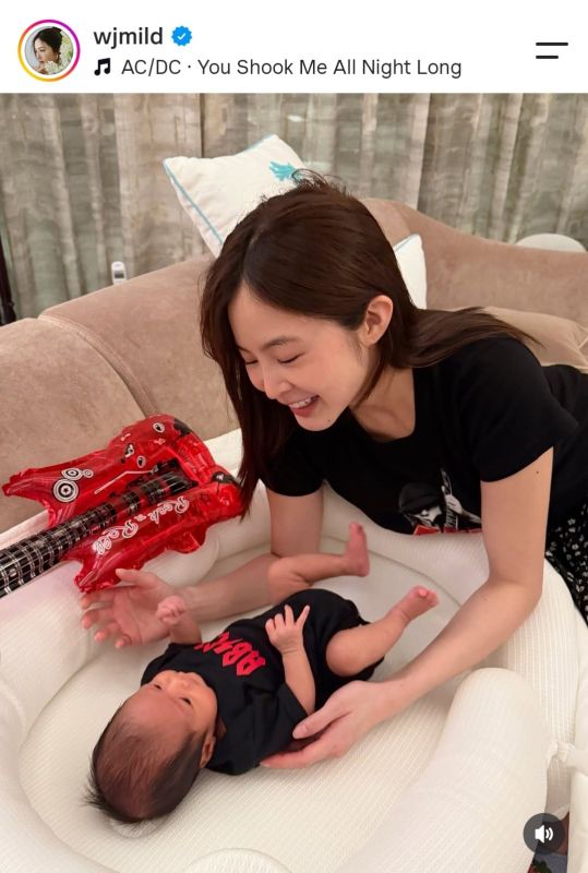 Mild庆祝儿子满月 宝宝化身摇滚小萌娃萌翻网友