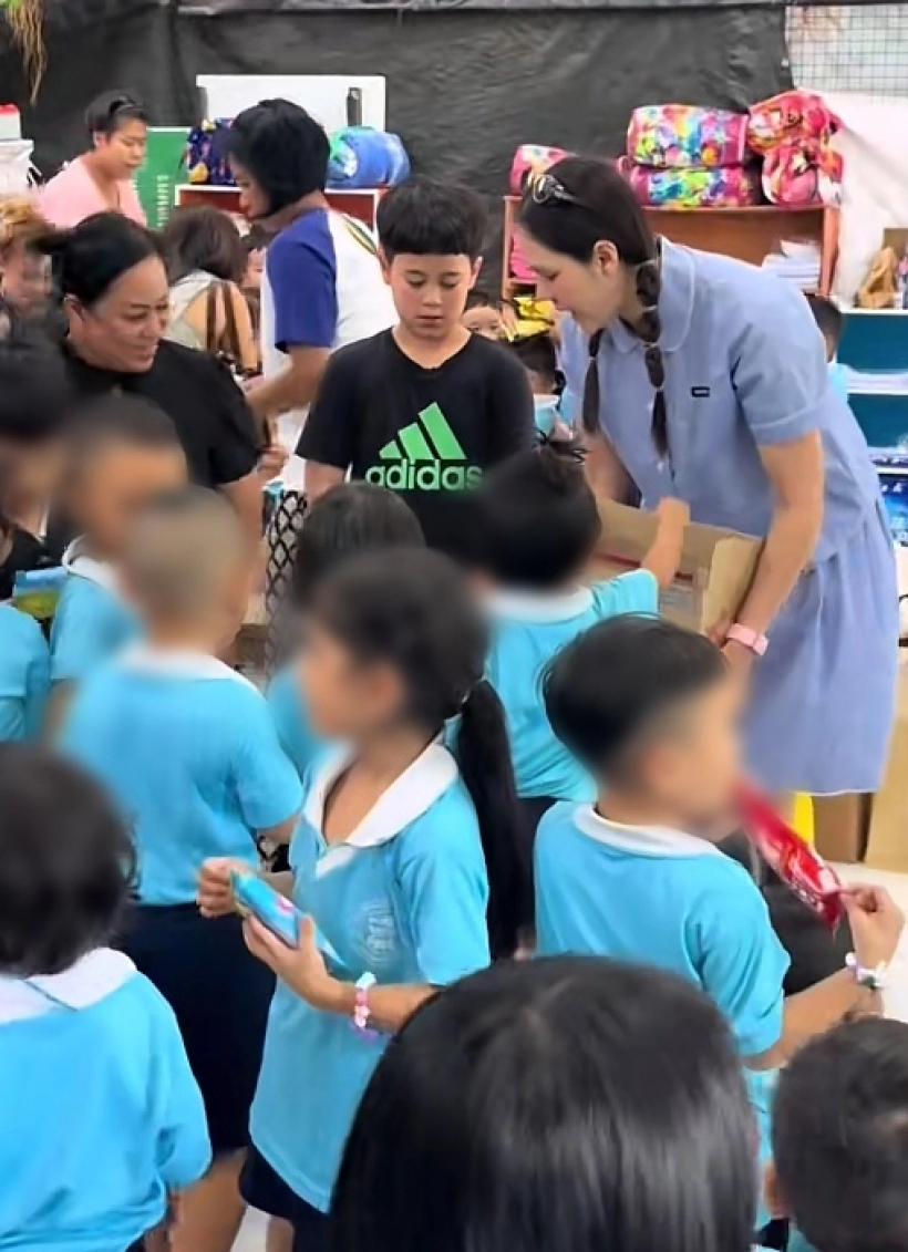 Chompoo在Payu争议期间低调带孩子行善 网友纷纷点赞