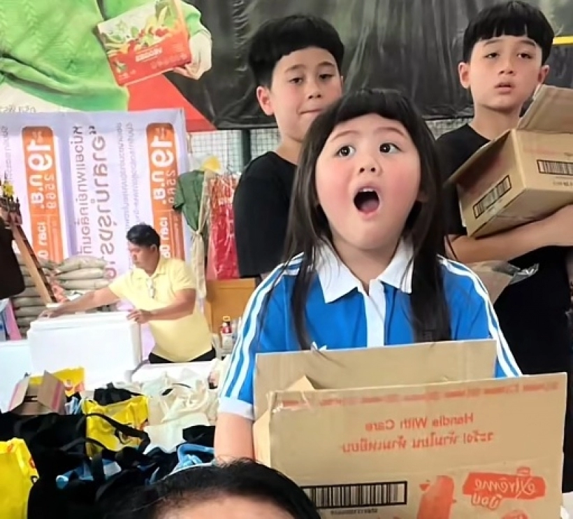 Chompoo在Payu争议期间低调带孩子行善 网友纷纷点赞