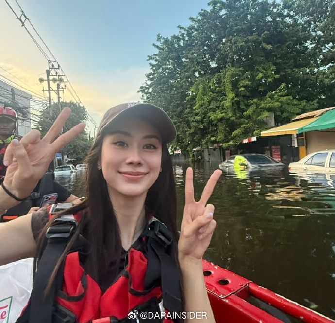 Lena分享亲赴洪灾现场救援经历 心疼受灾民众直言灾情十分严峻