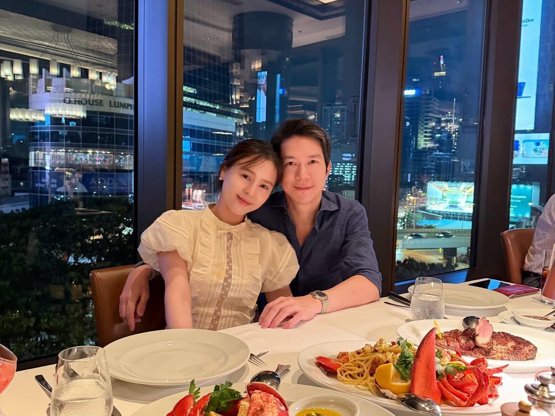 Aom Sushar与男友庆祝交往9周年 烛光晚餐甜蜜告白“始终专一”