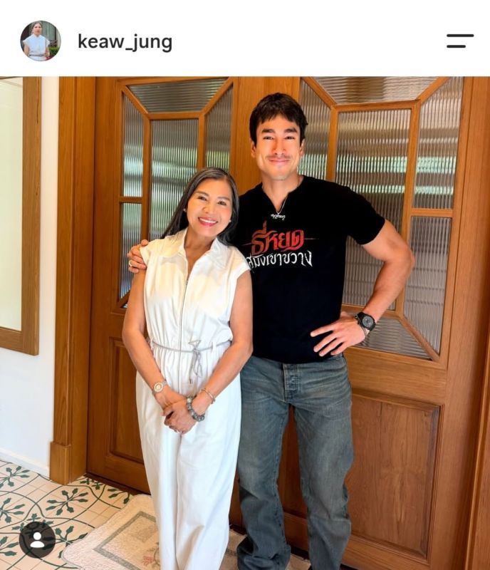 母亲Kaew调侃Nadech留起浓密胡须 期待儿子早日当爸爸